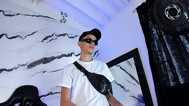 Snapshot of Zamaelprime_ chatting on March 2026 08:32:01 PM Zamaelprime online show from March 2026 08:32:01 PM