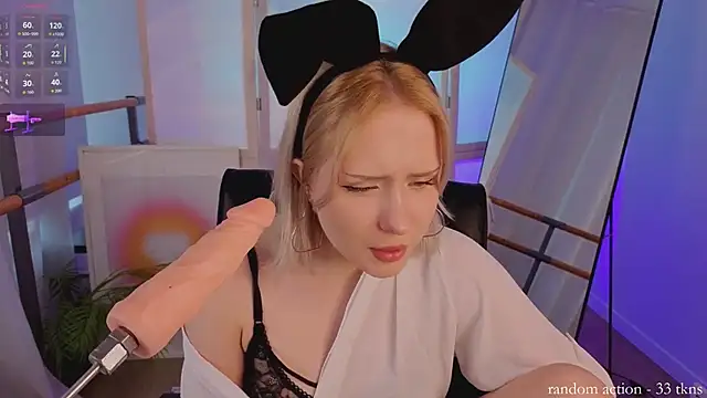 molly bloom online show from April 2026 02:13:01 PM