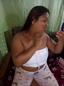 Snapshot of saritaloveyi chatting on April 2026 03:40:02 AM saritaloveyi online show from April 2026 03:40:02 AM