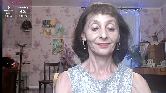 Snapshot of Shooting-Star- chatting on June 2026 05:23:02 PM Shooting-Star- online show from June 2026 05:23:02 PM