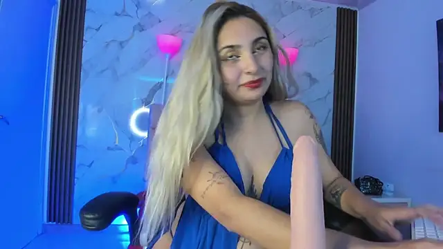 Catalina Osorio online show from April 2026 08:00:02 PM