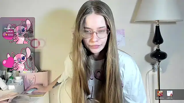 chloesweetbby online show from April 2026 05:08:02 PM