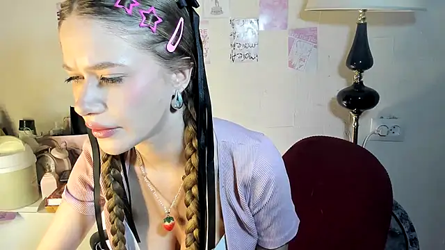 chloesweetbby online show from April 2026 10:06:02 PM