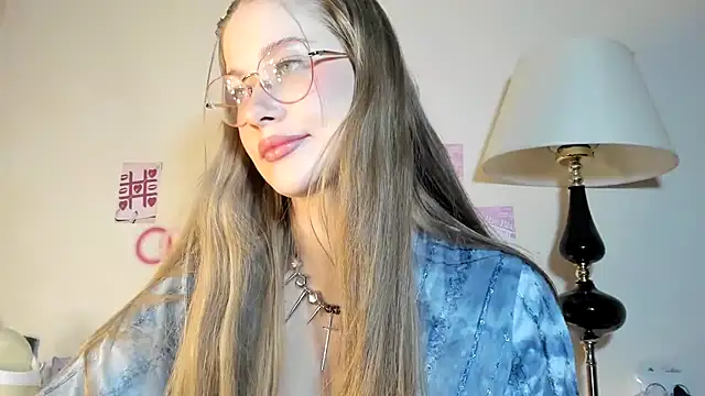 chloesweetbby online show from April 2026 08:24:02 PM