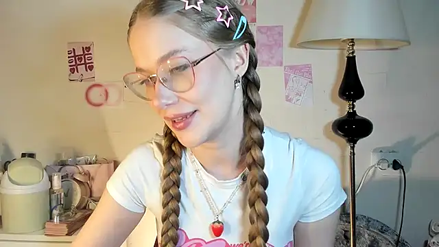 chloesweetbby online show from April 2026 10:02:02 PM