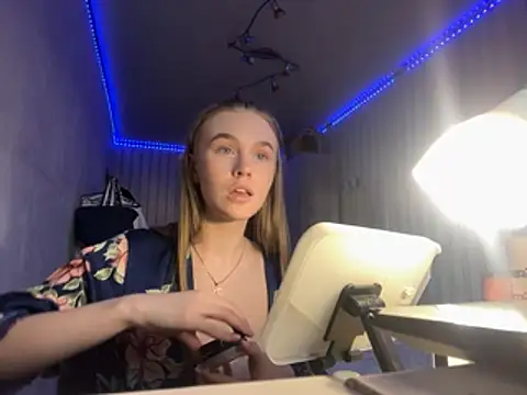 Snapshot of melissashineeee chatting on April 2026 10:54:02 AM melissashineeee online show from April 2026 10:54:02 AM