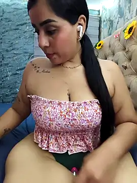 Snapshot of val_eria chatting on April 2026 02:46:02 AM val eria online show from April 2026 02:46:02 AM