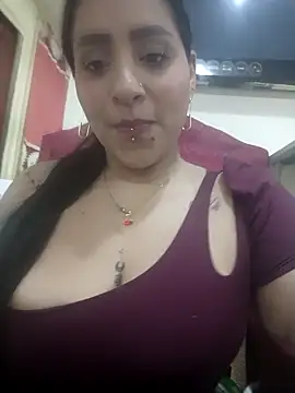 Snapshot of val_eria chatting on April 2026 03:35:01 AM val eria online show from April 2026 03:35:01 AM