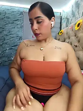 Snapshot of val_eria chatting on April 2026 04:25:01 AM val eria online show from April 2026 04:25:01 AM