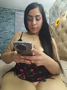 Snapshot of val_eria chatting on June 2026 04:42:02 AM val eria online show from June 2026 04:42:02 AM