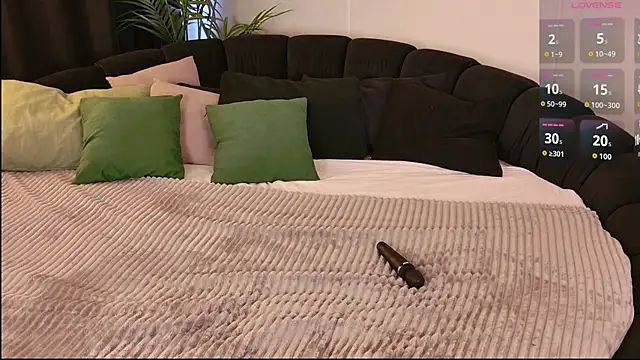 Lilly Eyes online show from April 2026 01:29:01 PM