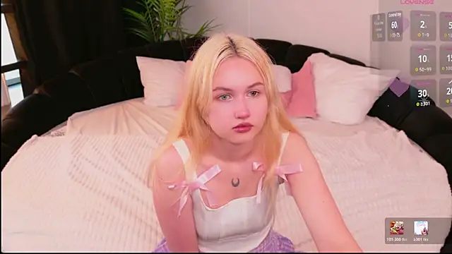 Lilly Eyes online show from July 2026 01:58:02 PM