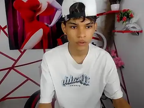 chris evans77 online show from April 2026 08:31:02 PM