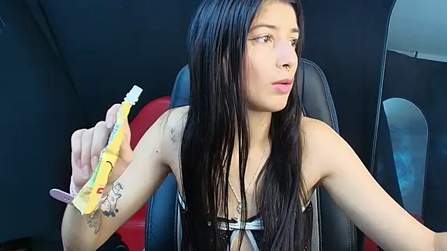 jazminswee online show from May 2026 08:25:02 PM