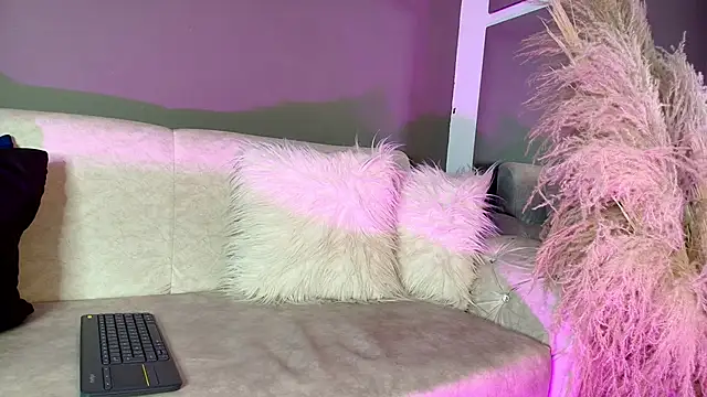 Zoee 8 online show from May 2026 02:49:01 PM