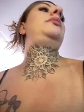 Eliee--Roth online show from April 2026 08:01:01 PM