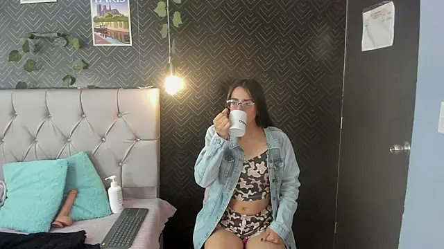 Angela Basseth online show from May 2026 09:02:01 PM