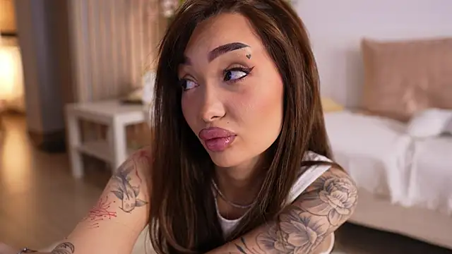 SashaFererra online show from April 2026 08:15:02 PM