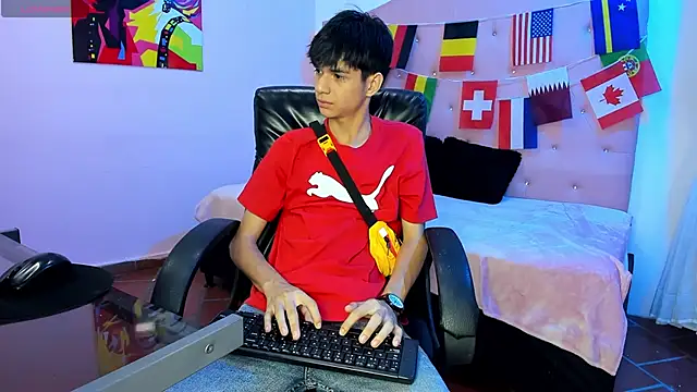 Snapshot of maxim_rod chatting on July 2026 08:20:02 PM maxim rod online show from July 2026 08:20:02 PM