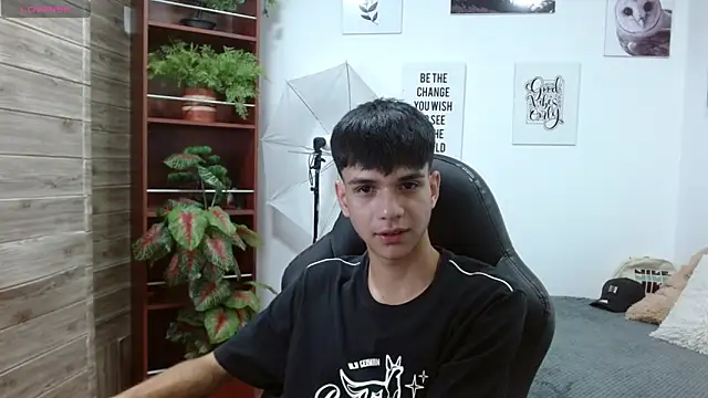 maxim rod online show from April 2026 08:43:01 PM