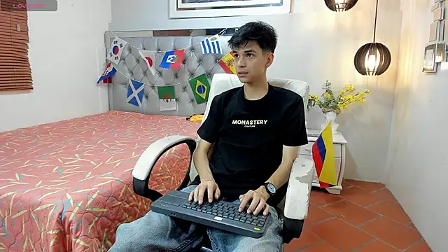 Snapshot of maxim_rod chatting on July 2026 07:21:01 PM maxim rod online show from July 2026 07:21:01 PM