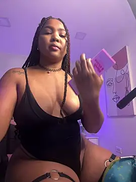 madisoncurt  online show from May 2026 11:50:01 AM