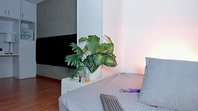 EvaaConnor online show from March 2026 07:38:01 PM