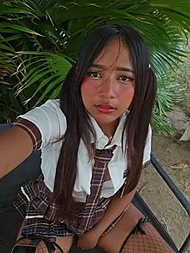 Pretty karol online show from May 2026 12:44:01 PM