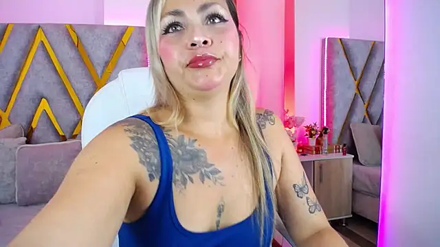 ElizabethJohnson  online show from April 2026 01:15:01 PM