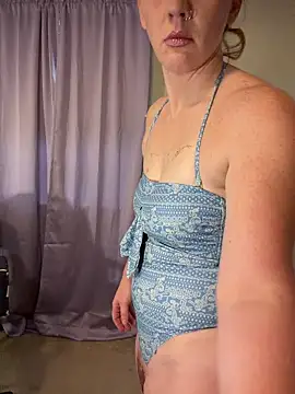 RoxyRedXO12 online show from April 2026 05:51:01 PM