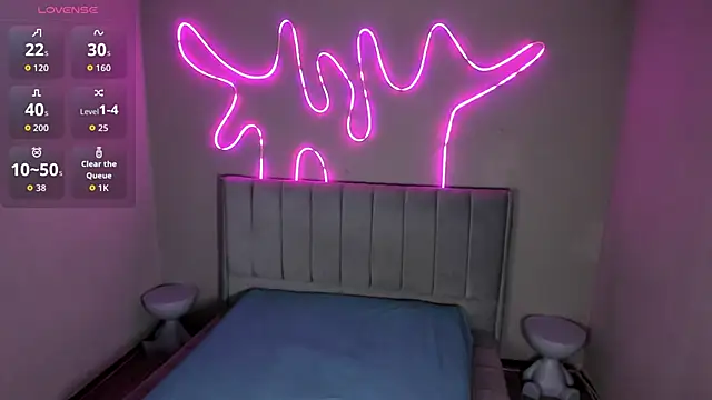 Saphyralux online show from April 2026 10:00:01 AM