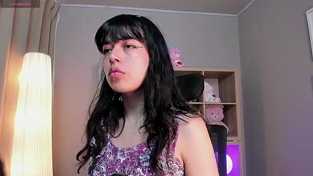 Saphyralux online show from June 2026 08:50:01 PM