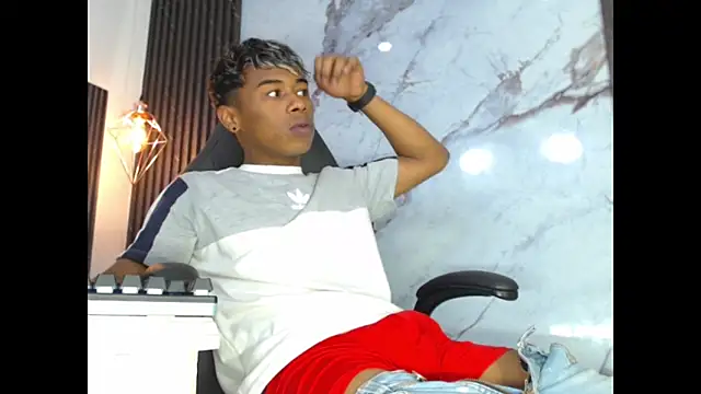 LuckyBluex online show from April 2026 11:59:02 AM