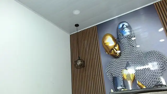 LuckyBluex online show from April 2026 12:10:01 PM