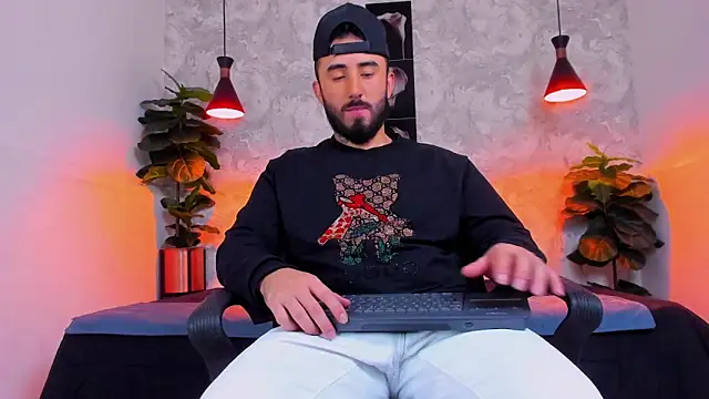 martin foster  online show from April 2026 04:46:01 AM