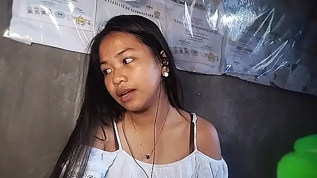 Snapshot of MaliaPetosa chatting on April 2026 08:48:01 AM MaliaPetosa online show from April 2026 08:48:01 AM