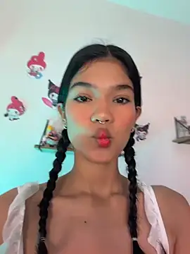 Snapshot of Emycarver09_ chatting on April 2026 12:12:01 PM Emycarver09 online show from April 2026 12:12:01 PM