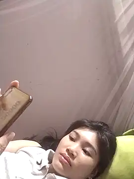 Snapshot of Saryloveparadise chatting on April 2026 06:14:01 AM Saryloveparadise online show from April 2026 06:14:01 AM