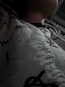 Snapshot of Saryloveparadise chatting on April 2026 02:57:02 PM Saryloveparadise online show from April 2026 02:57:02 PM