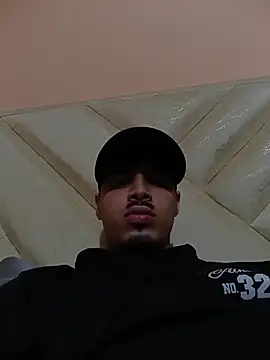 Snapshot of LucaColmal chatting on April 2026 02:40:02 AM LucaColmal online show from April 2026 02:40:02 AM