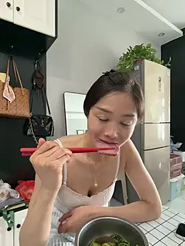 Snapshot of yuanpu0925 chatting on April 2026 04:30:01 AM yuanpu0925 online show from April 2026 04:30:01 AM