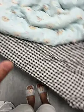 Snapshot of yingzi003 chatting on April 2026 04:12:02 PM yingzi003 online show from April 2026 04:12:02 PM