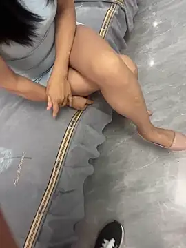 yingzi003 online show from May 2026 04:04:02 PM