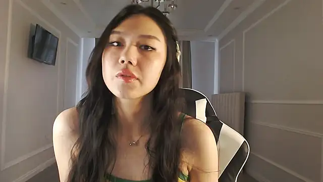 SecretTiny online show from June 2026 01:11:01 AM