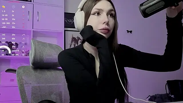 JustEvalove online show from March 2026 03:02:02 PM