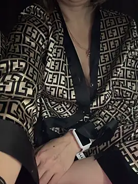 peach widow online show from April 2026 06:42:02 PM