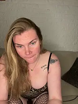 Snapshot of SexyBlondJoanna-Exclusief chatting on April 2026 06:42:01 PM SexyBlondJoanna-Exclusief online show from April 2026 06:42:01 PM