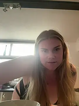 Snapshot of SexyBlondJoanna-Exclusief chatting on April 2026 05:16:01 PM SexyBlondJoanna-Exclusief online show from April 2026 05:16:01 PM