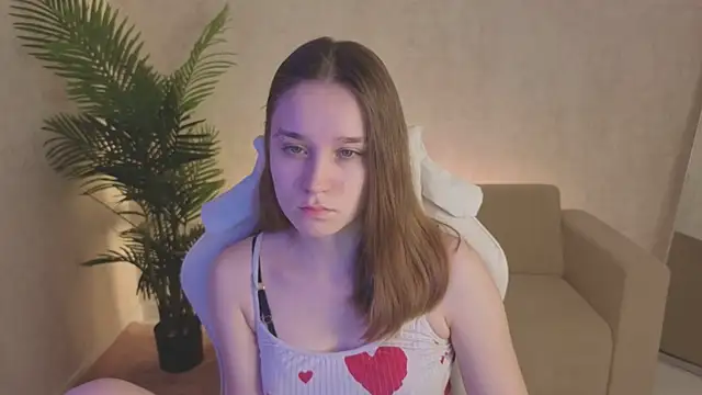 Snapshot of SweetieBlush chatting on April 2026 02:03:02 AM SweetieBlush online show from April 2026 02:03:02 AM