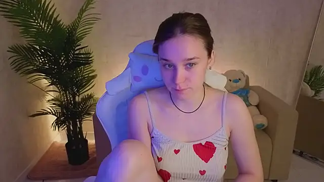 Snapshot of SweetieBlush chatting on April 2026 02:49:01 AM SweetieBlush online show from April 2026 02:49:01 AM